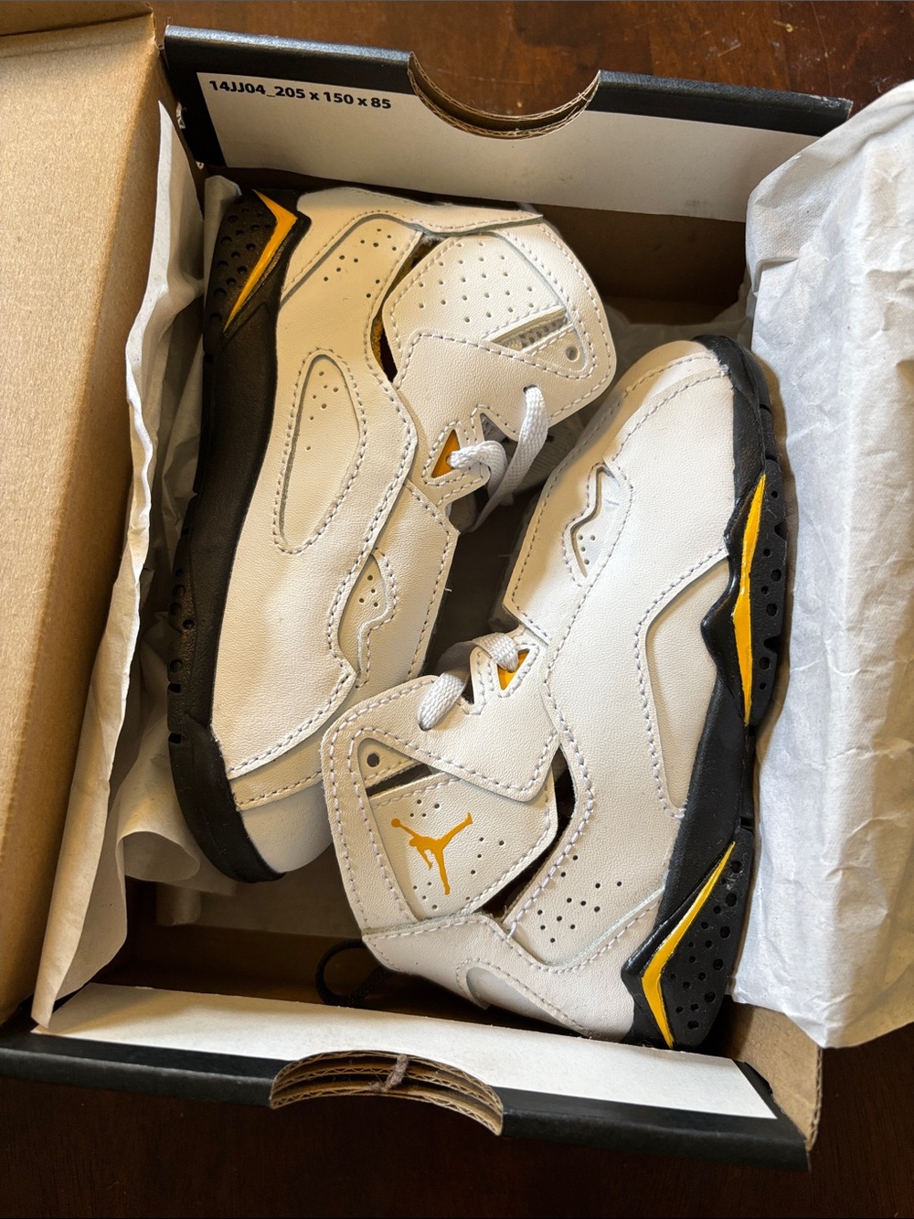 Jordan Kids True Flight (TD) 9 White and Yellow-Accent Basketball Sneakers NWT